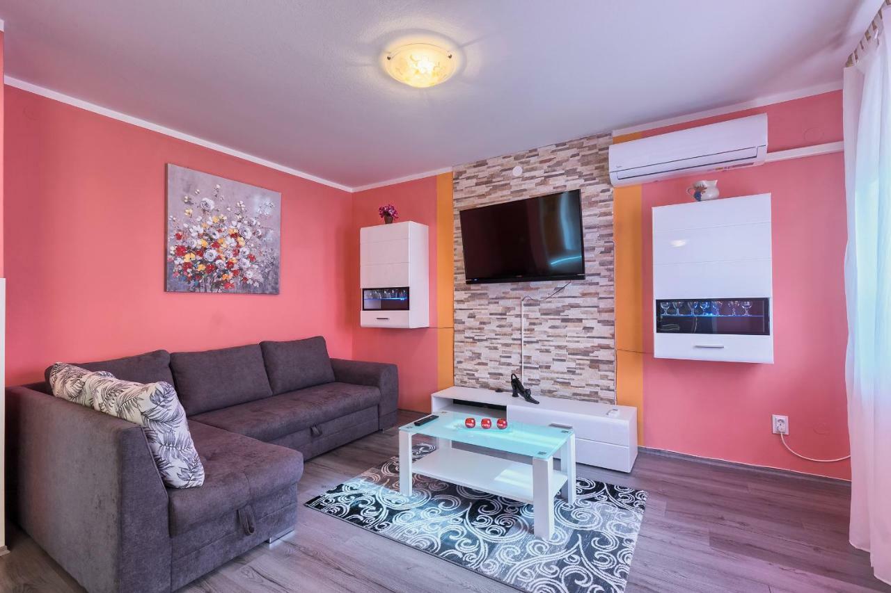 Apartman Modry Pula Exterior photo